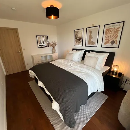 Spacious With Sauna 別荘 *